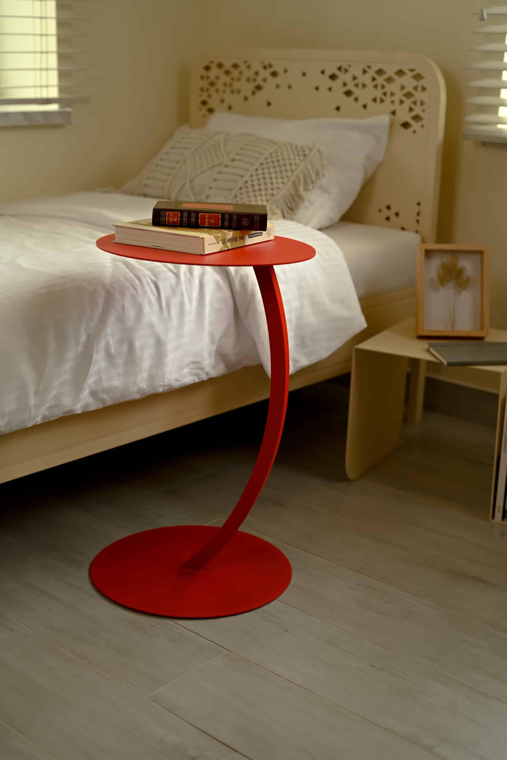 Stolik boczny Nonam | Płomienna czerwień