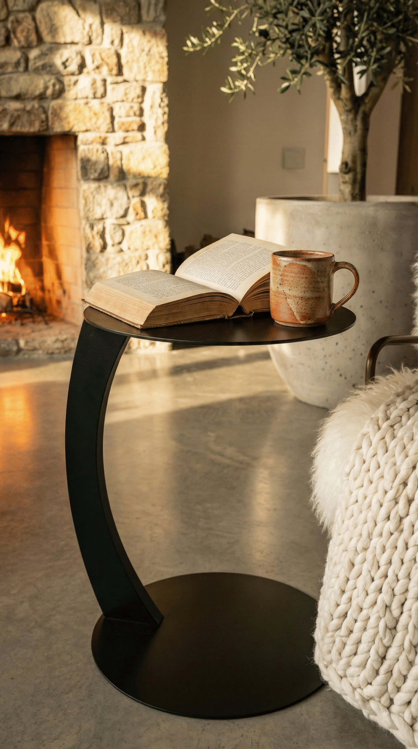 Stolik boczny Mirka | Głęboka czerń